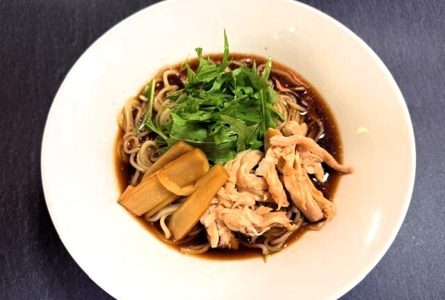 黒醤油ラーメン (JPEG 63KB)
